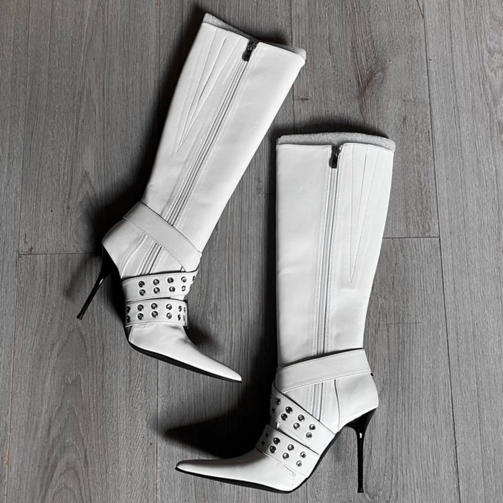 NIB Generation Kiss White Boulevard Knee High Buckle Boots - Size 9